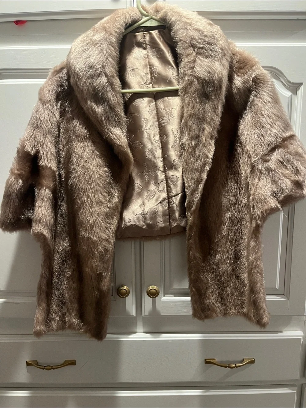 Vintage Regina Glenara by Glenoit tan faux fur cape